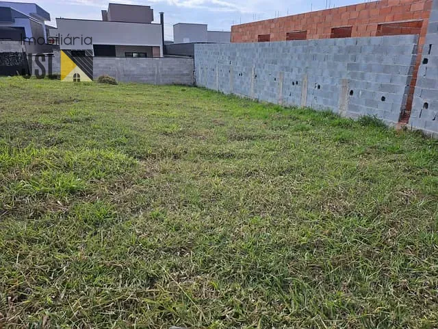 Terreno com 250m², à venda, no bairro Residencial Colinas em Caçapava