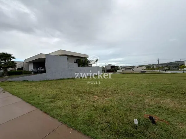 Terreno com 379m², à venda, no bairro Tamboré em Bauru