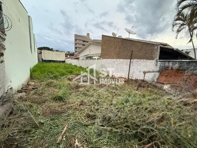 Terreno com 150m², à venda, no bairro Centro em Andradas