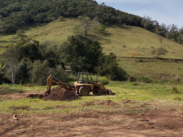 Terreno com 2500m², à venda, no bairro JUNCAL em Extrema
