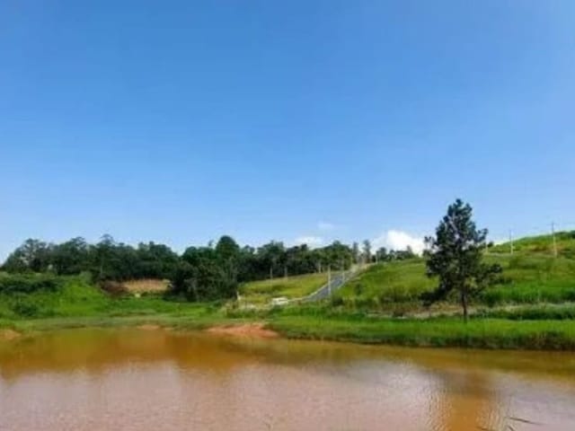Terreno com 200m², à venda, no bairro Parque Alexandre em Cotia