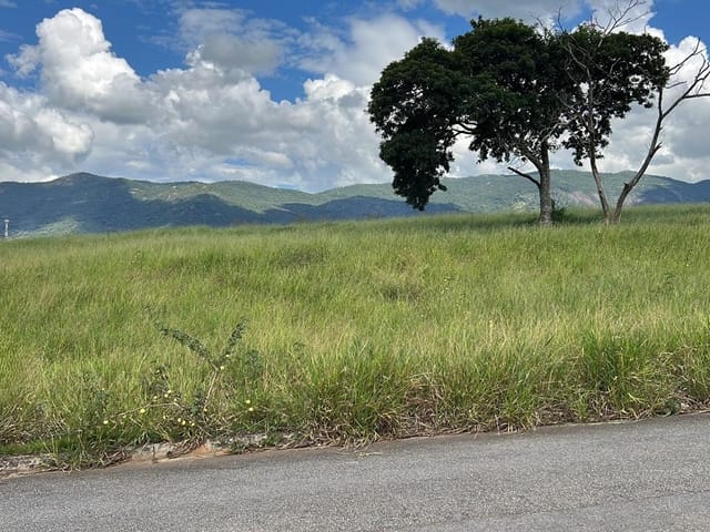 Terreno com 300m², à venda, no bairro Sierra em Extrema