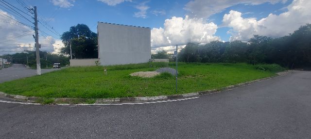 Terreno com 185m², à venda, no bairro Loteamento Residencial e Comercial Flamboyant em Pindamonhangaba