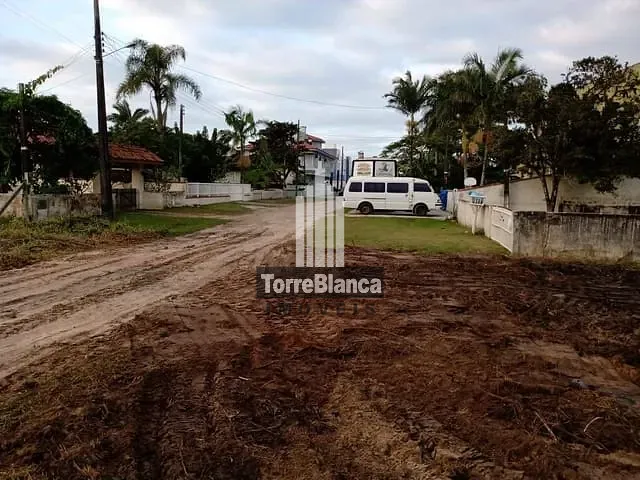 Terreno com 360m², à venda, no bairro centro em Itapoá