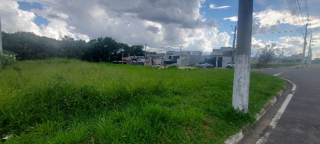 Terreno com 175m², à venda, no bairro Loteamento Residencial e Comercial Flamboyant em Pindamonhangaba