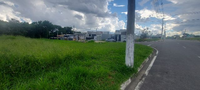 Terreno com 175m², à venda, no bairro Loteamento Residencial e Comercial Flamboyant em Pindamonhangaba