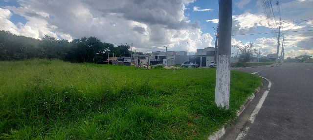 Terreno com 175m², à venda, no bairro Loteamento Residencial e Comercial Flamboyant em Pindamonhangaba