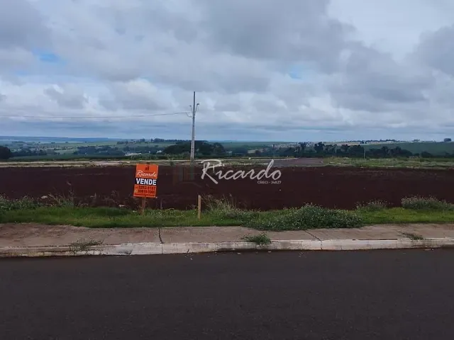 Terreno com 252m², à venda, no bairro Centro em Arapongas