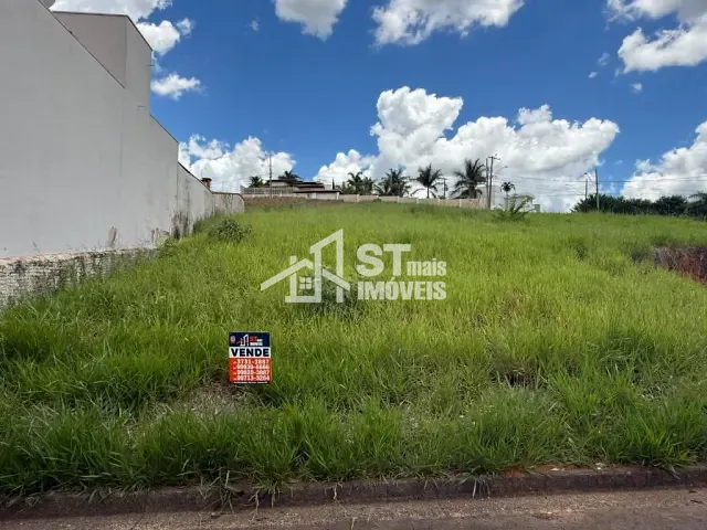 Terreno com 347m², à venda, no bairro Jardim Itália em Andradas
