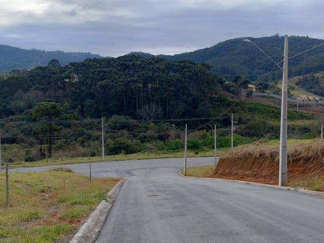 Terreno com 215m², à venda, no bairro Matão em Extrema