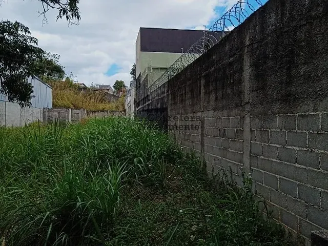 Terreno com 577m², à venda, no bairro Jardim Santo Antônio da Boa Vista em Jacareí