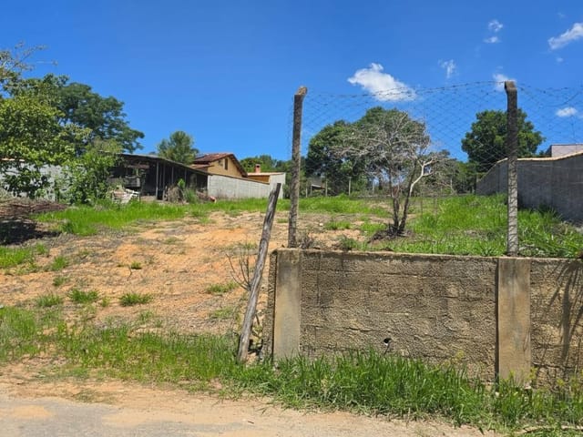 Terreno com 1000m², à venda, no bairro Barreiro em Extrema