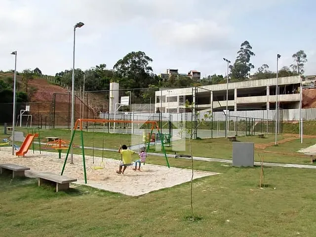 Terreno com 175m², à venda, no bairro Parque Petrópollis em Várzea Paulista