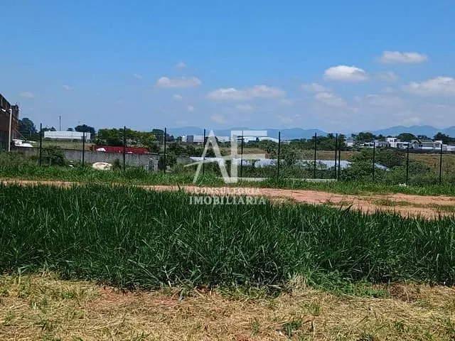 Terreno com 200m², à venda, no bairro Piracangaguá em Taubaté