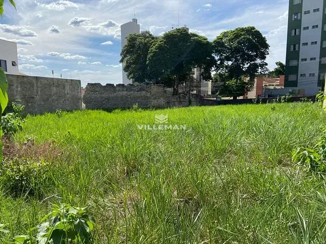 Terreno com 668m², à venda, no bairro Zona 07 em Maringá