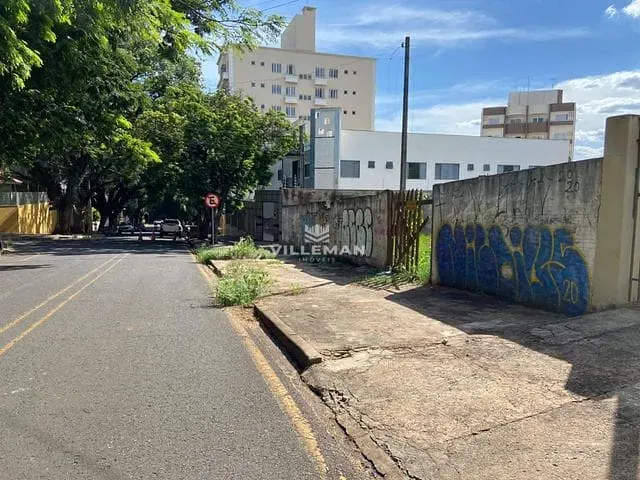 Terreno com 668m², à venda, no bairro Zona 07 em Maringá