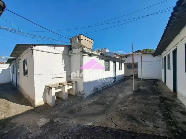 Terreno com 821m², à venda, no bairro Vila Pinheiro em Jacareí