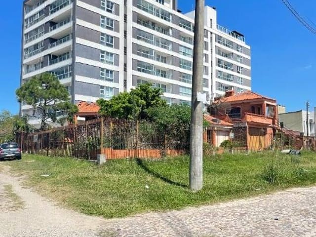 Terreno com 700m², à venda, no bairro Areal em Pelotas