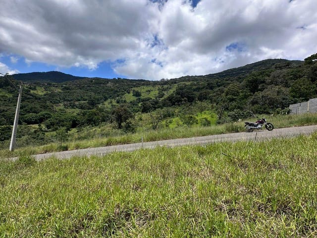 Terreno com 300m², à venda, no bairro Ponte Alta em Extrema