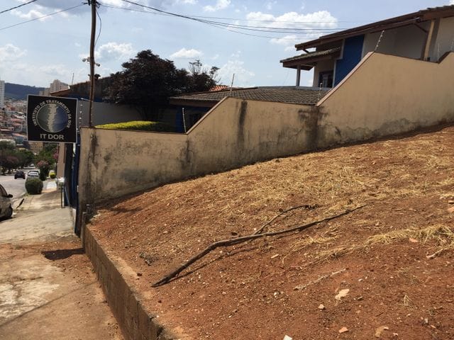 Terreno com 459m², à venda, no bairro Jardim Santa Rita de Cássia em Bragança Paulista