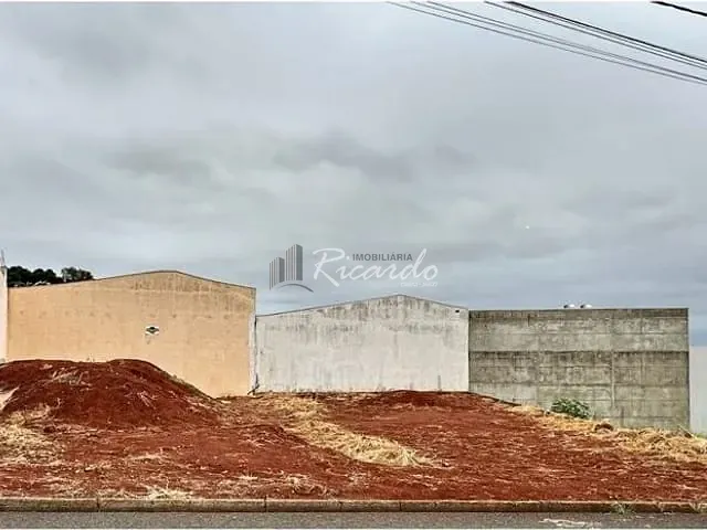 Terreno com 700m², à venda, no bairro Jardim Portal das Flores II em Arapongas