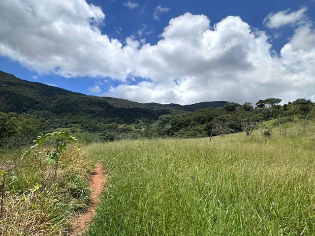 Terreno com 250m², à venda, no bairro VILLA GARDEN em Extrema
