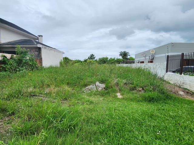 Terreno com 527m², à venda, no bairro Areal em Pelotas