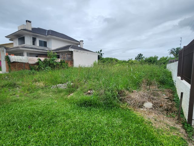 Terreno com 527m², à venda, no bairro Areal em Pelotas