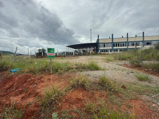 Terreno com 600m², à venda, no bairro Parque dos Manacás em Extrema