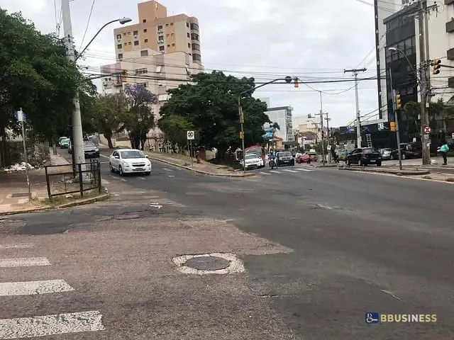 Terreno com 324m², à venda, no bairro Santa Tereza em Porto Alegre