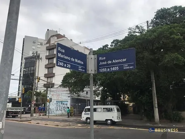 Terreno com 324m², à venda, no bairro Santa Tereza em Porto Alegre