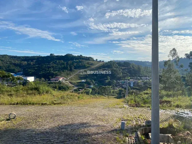 Terreno com 300m², à venda, no bairro Parada Cristal em Caxias do Sul