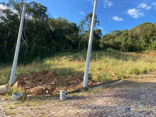 Terreno com 300m², à venda, no bairro Parada Cristal em Caxias do Sul