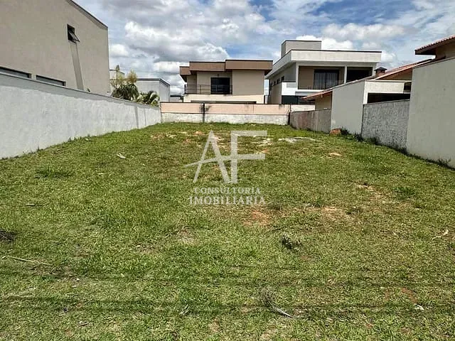 Terreno com 404m², à venda, no bairro Piracangaguá em Taubaté