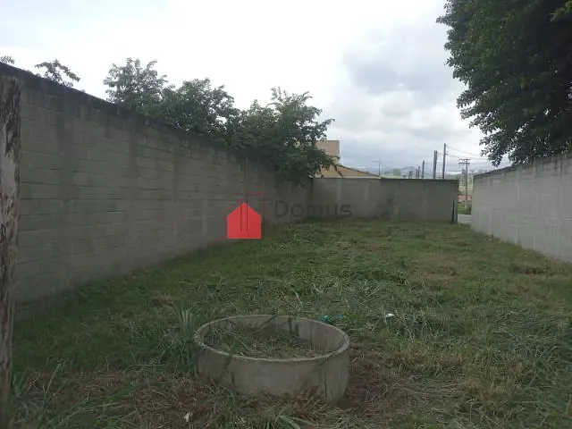 Terreno com 300m², à venda, no bairro Jardim Regina (Moreira César) em Pindamonhangaba