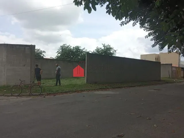 Terreno com 300m², à venda, no bairro Jardim Regina (Moreira César) em Pindamonhangaba