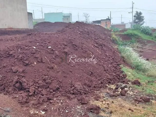 Terreno com 252m², à venda, no bairro Jardim Casa Branca em Arapongas