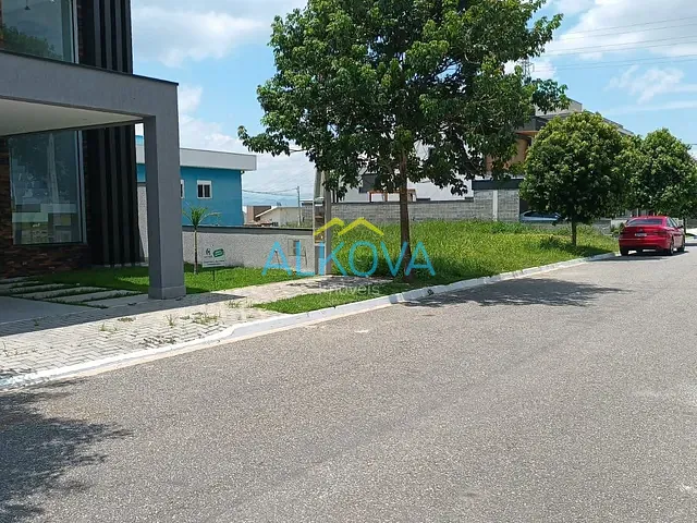 Terreno com 300m², à venda, no bairro Recanto dos Eucaliptos em São José dos Campos