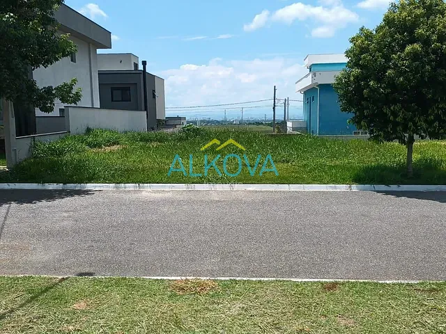 Terreno com 300m², à venda, no bairro Recanto dos Eucaliptos em São José dos Campos