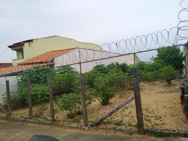 Terreno com 300m², à venda, no bairro Residencial Mombaça I em Pindamonhangaba