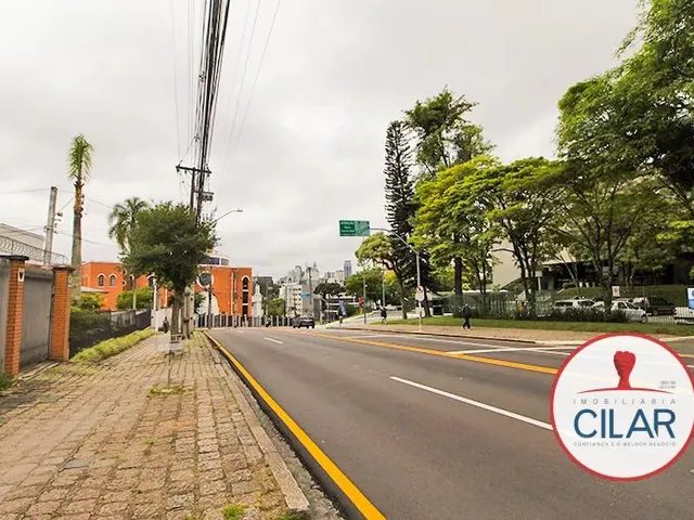 Terreno à venda, no bairro Bom Retiro em Curitiba