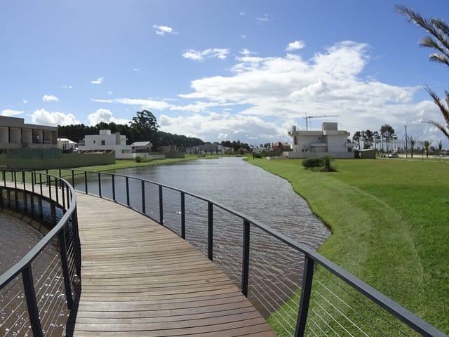 Terreno com 570m², à venda, no bairro São Gonçalo em Pelotas