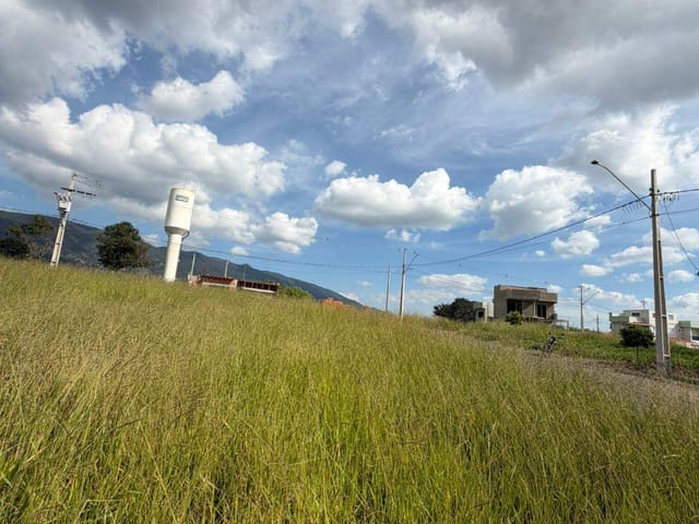 Terreno com 200m², à venda, no bairro Jatobás em Extrema