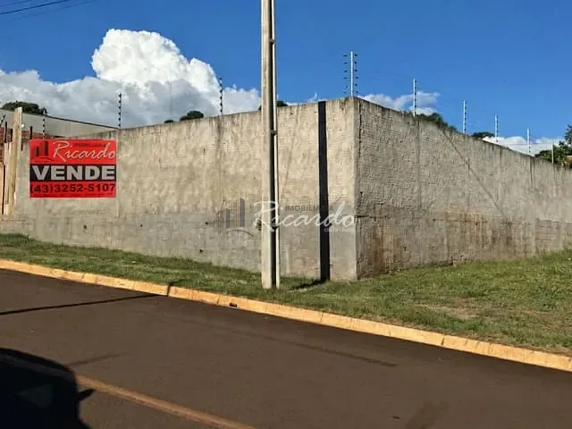 Terreno com 256m², à venda, no bairro Jardim Vale do Coqueiral em Arapongas