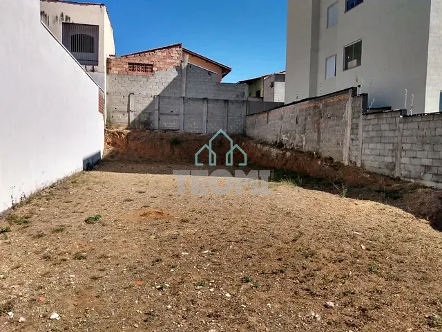Terreno com 250m², à venda, no bairro Parque Senhor do Bonfim em Taubaté