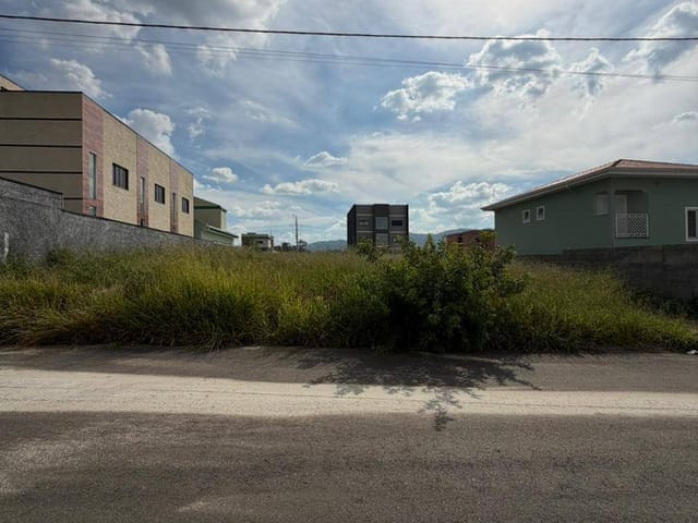 Terreno com 200m², à venda, no bairro Jatobás em Extrema