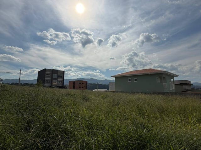 Terreno com 200m², à venda, no bairro Jatobás em Extrema