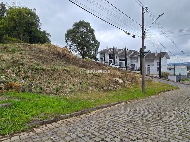 Terreno com 792m², à venda, no bairro São Luiz em Caxias do Sul