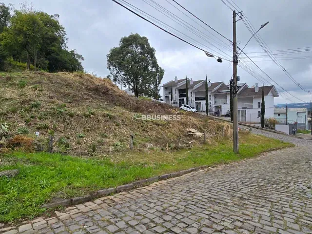 Terreno com 792m², à venda, no bairro São Luiz em Caxias do Sul