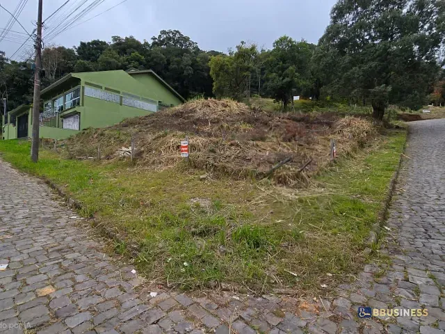 Terreno com 792m², à venda, no bairro São Luiz em Caxias do Sul